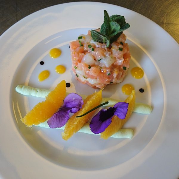 Réduction Tartare de saumon et Saint-Jacques aux agrumes